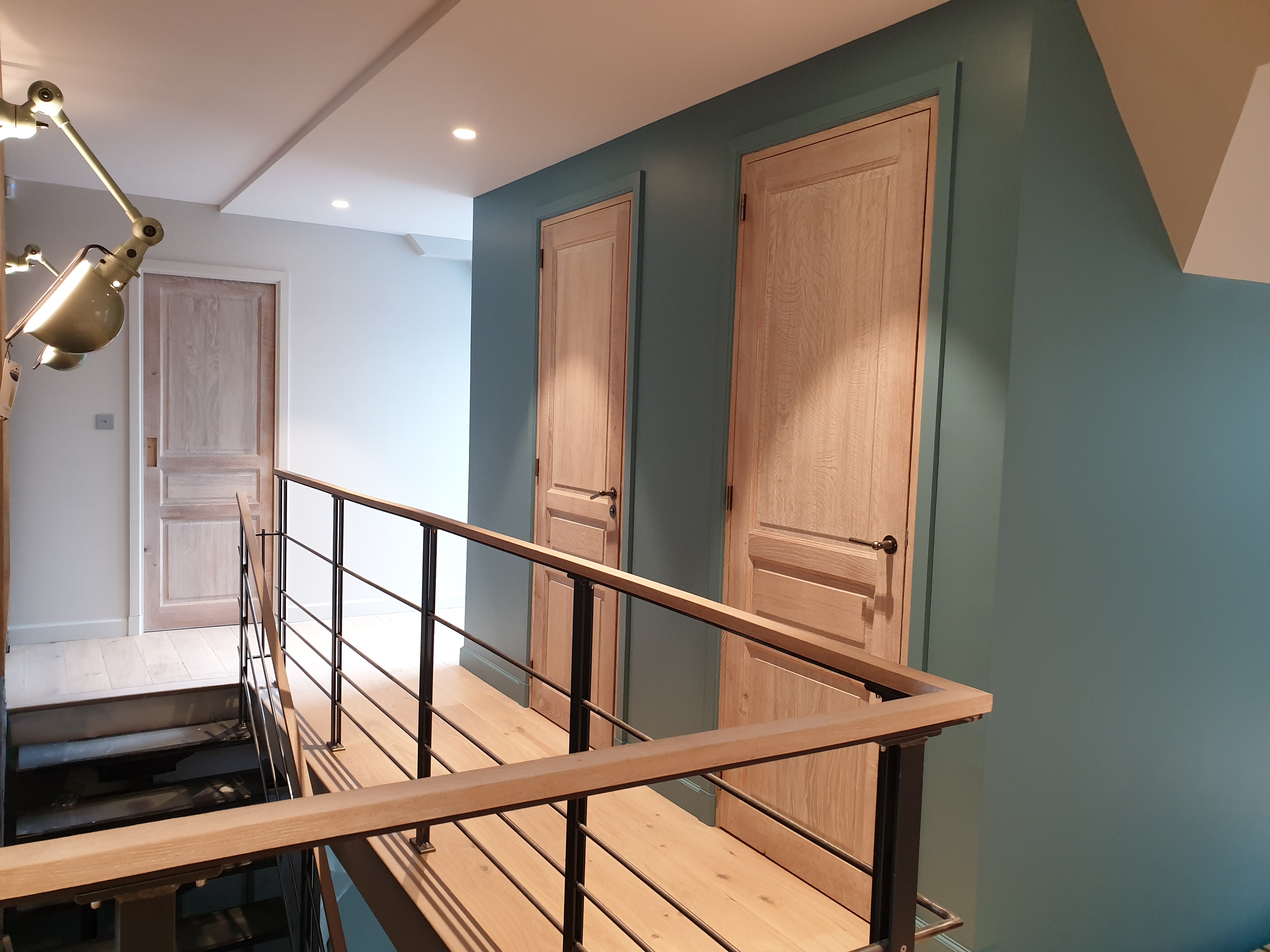 Travaux de peinture dans des locaux professionnels