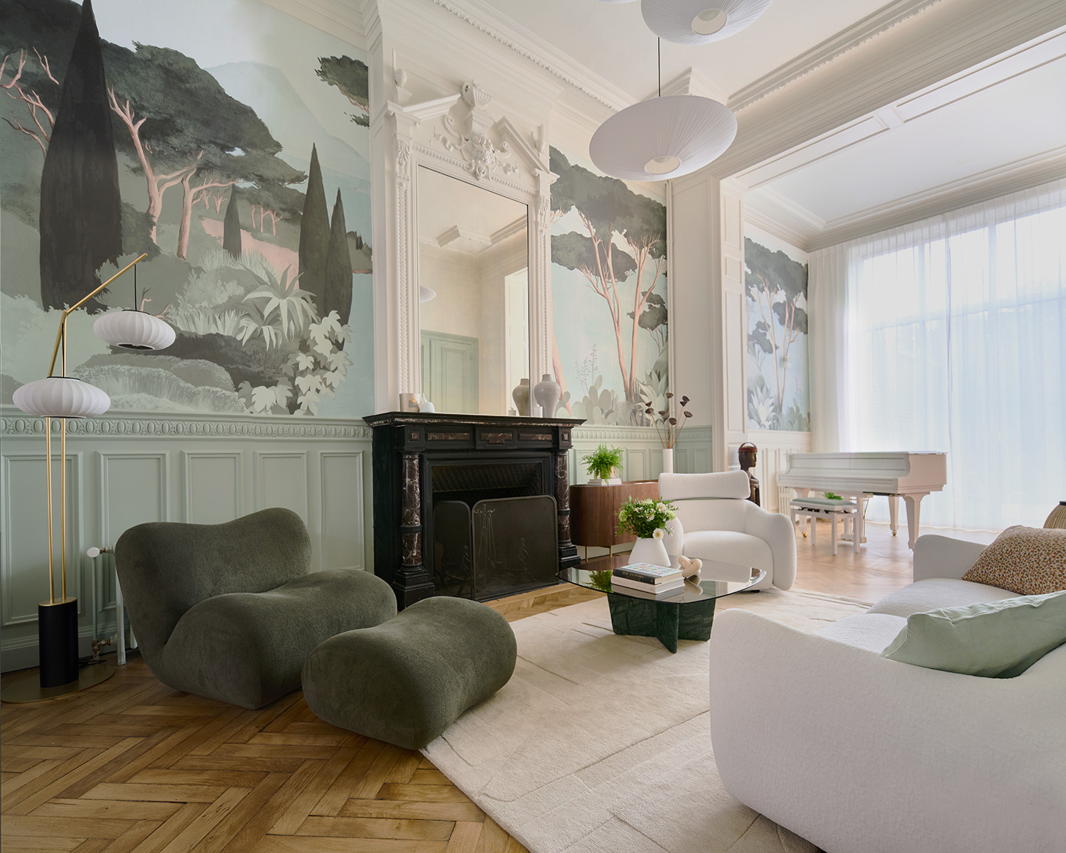 Pose d’un papier peint panoramique dans un salon à Lille